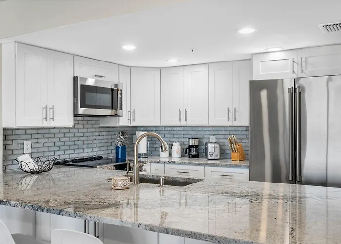 Breathtaking Penthouse Views Oceanview Getaway *